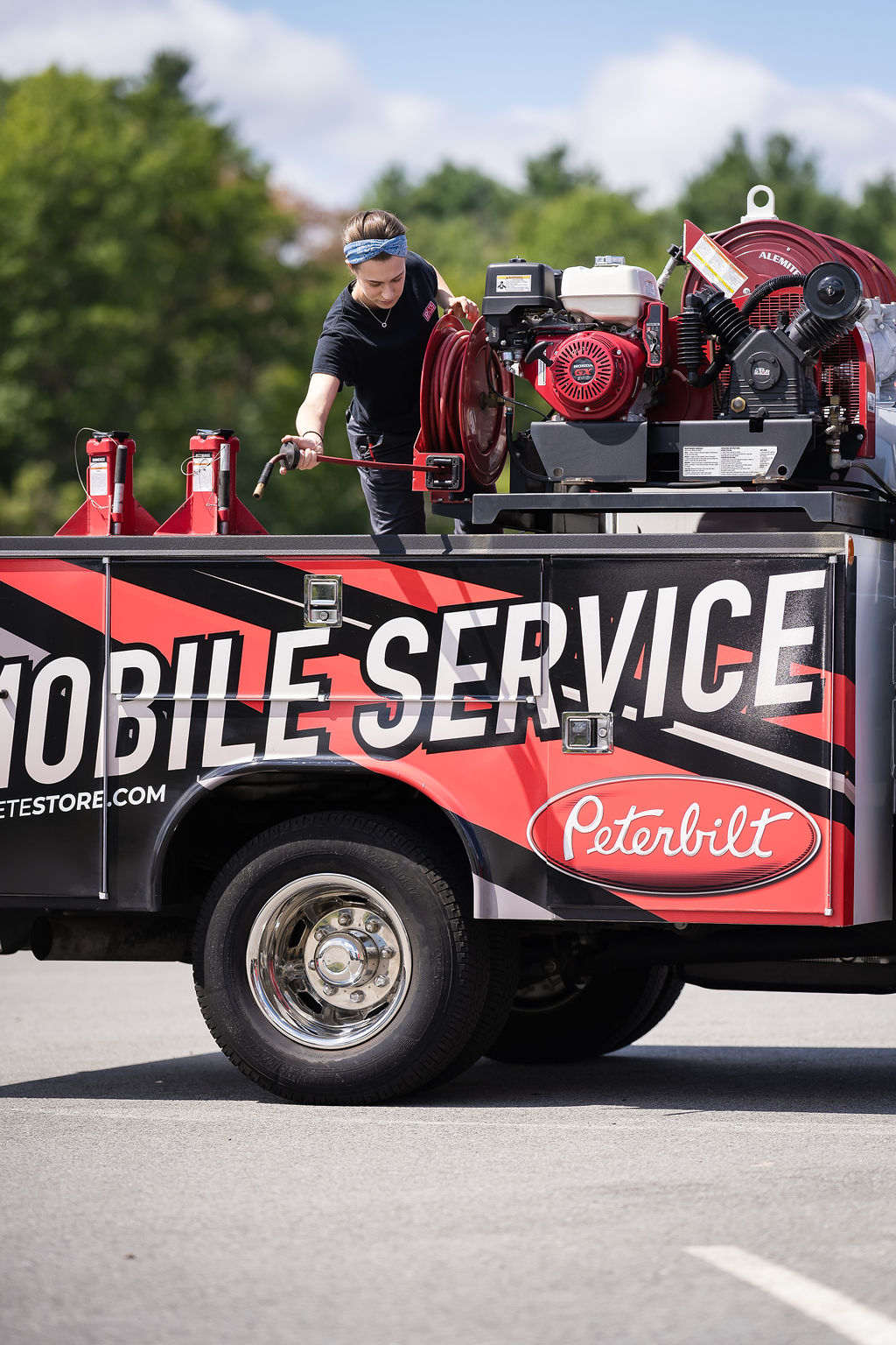 The Pete Store in Plainville Massachusetts Mobile Truck Mechanic