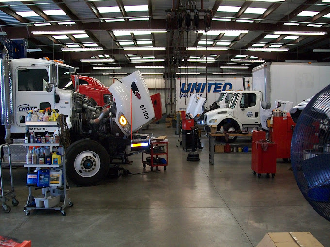 The Peterbilt Store Fort Myers Semi Truck Repair Shop