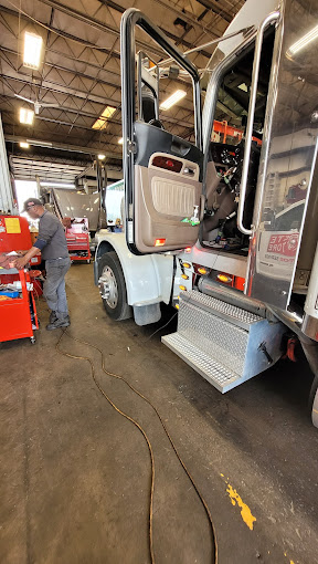The Peterbilt Store in North Haven Connecticut Diesel Truck Repair Shop