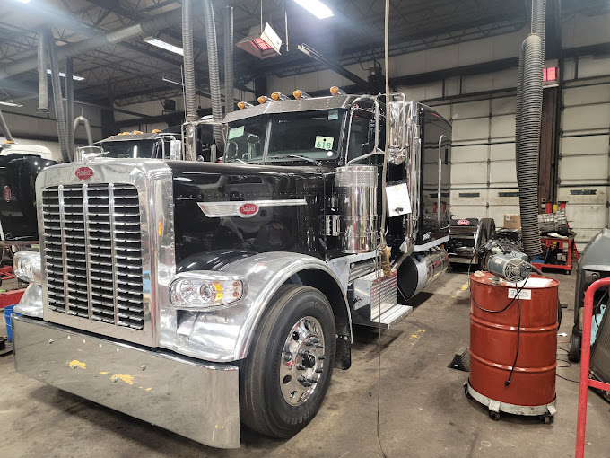 The Peterbilt Store in North Haven Connecticut Heavy Duty Truck Repair