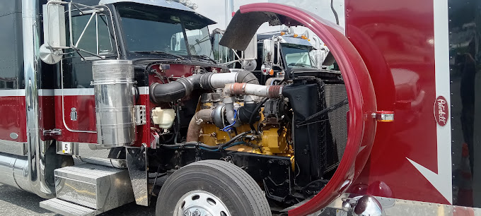 The Peterbilt Store Raphine Virginia Semi Truck Repair Shop