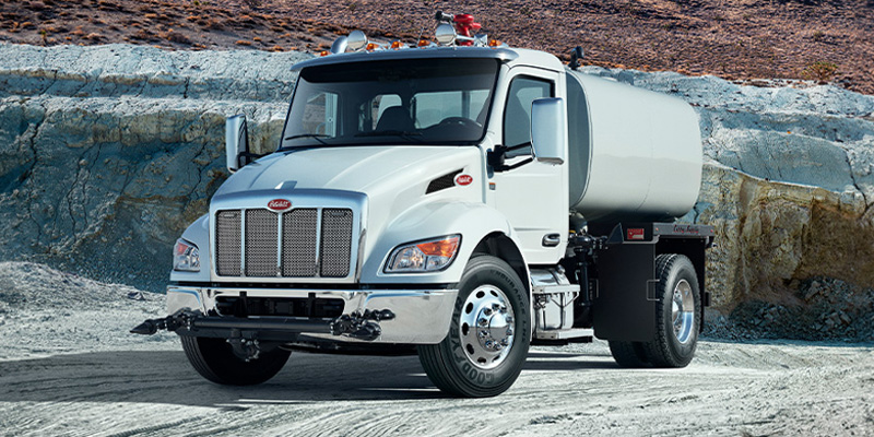 Peterbilt Medium-duty model 537