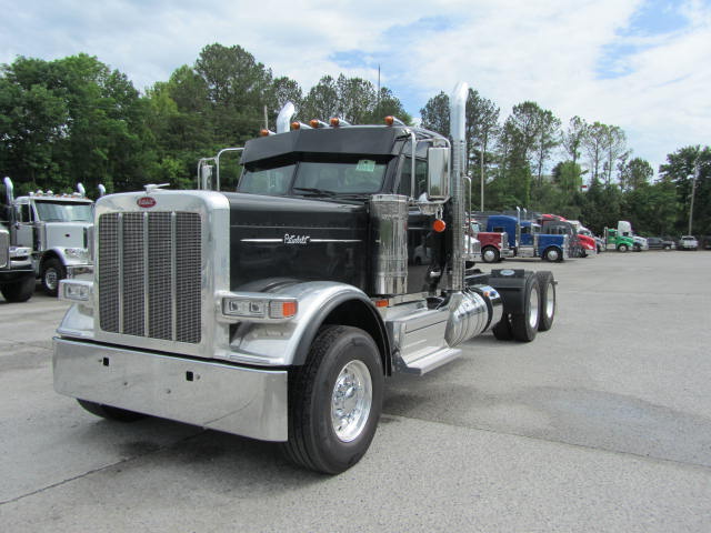 2026 Peterbilt 589