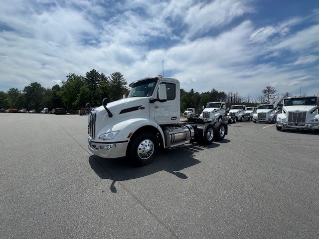 2025 Peterbilt 579