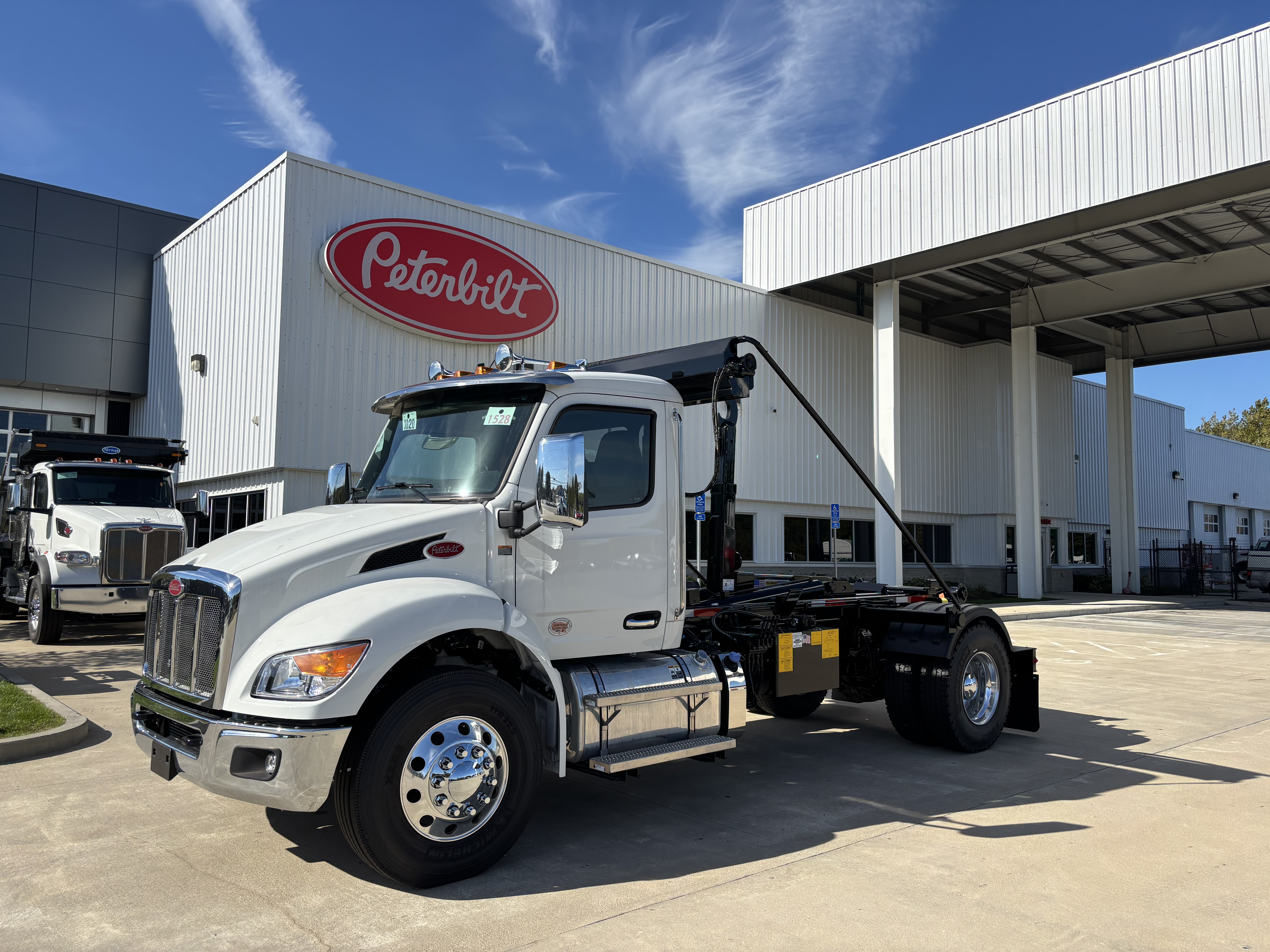 2025 Peterbilt 536