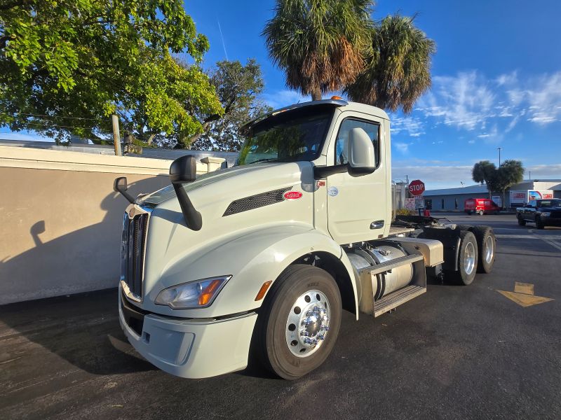 2022 Peterbilt 579