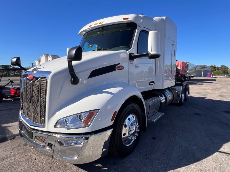 2025 Peterbilt 579