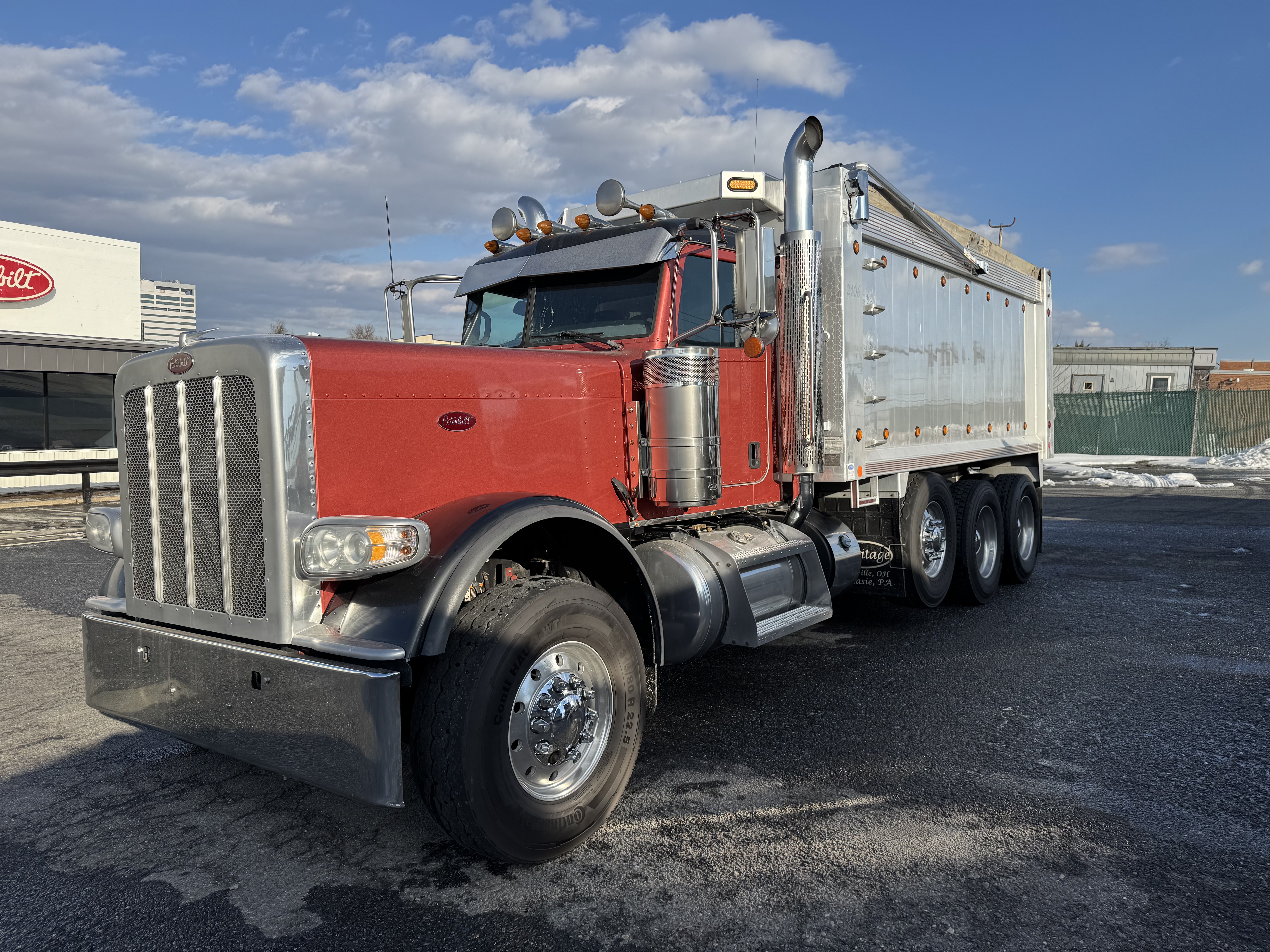 2021 Peterbilt 389