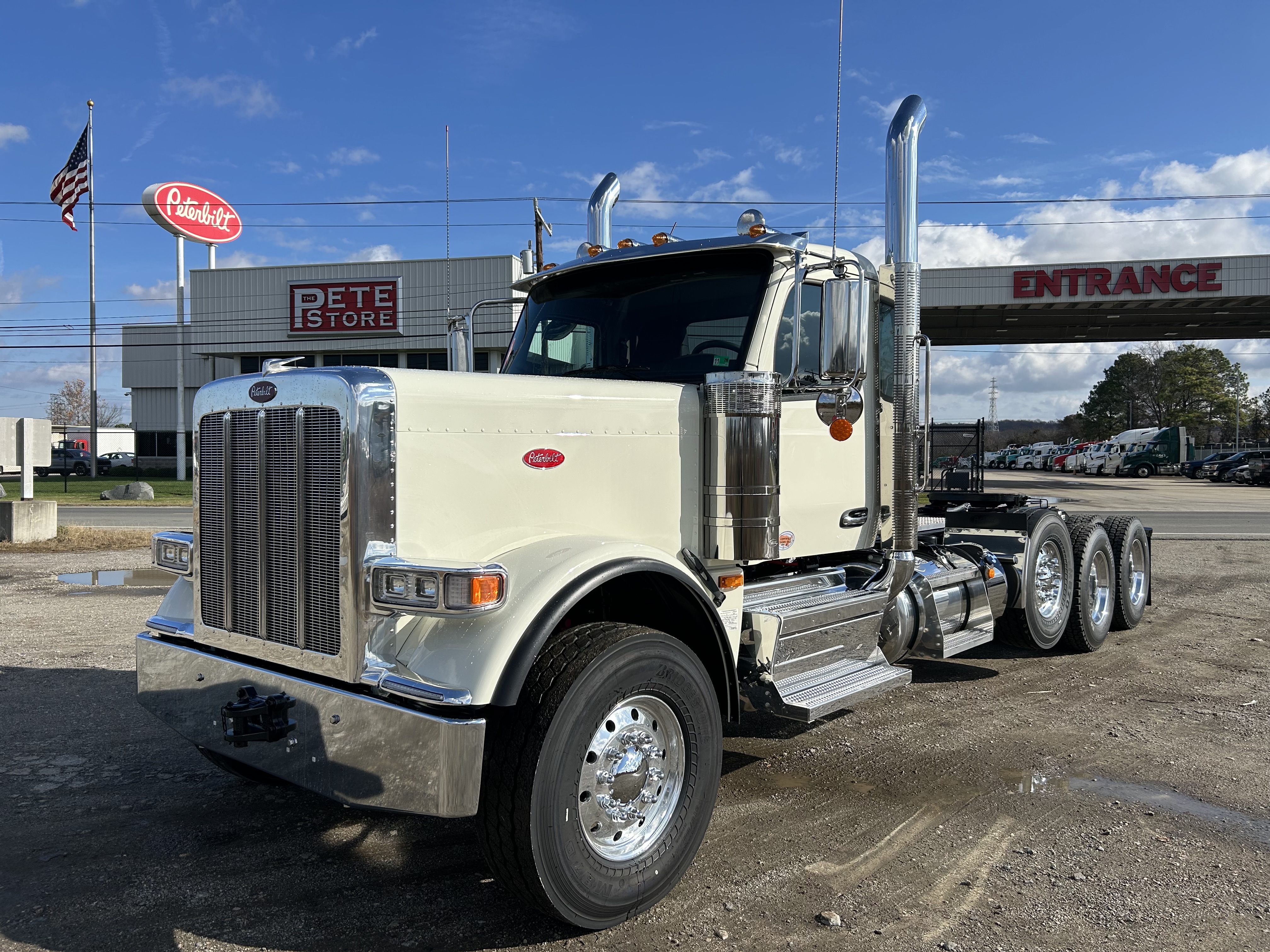 2026 Peterbilt 589