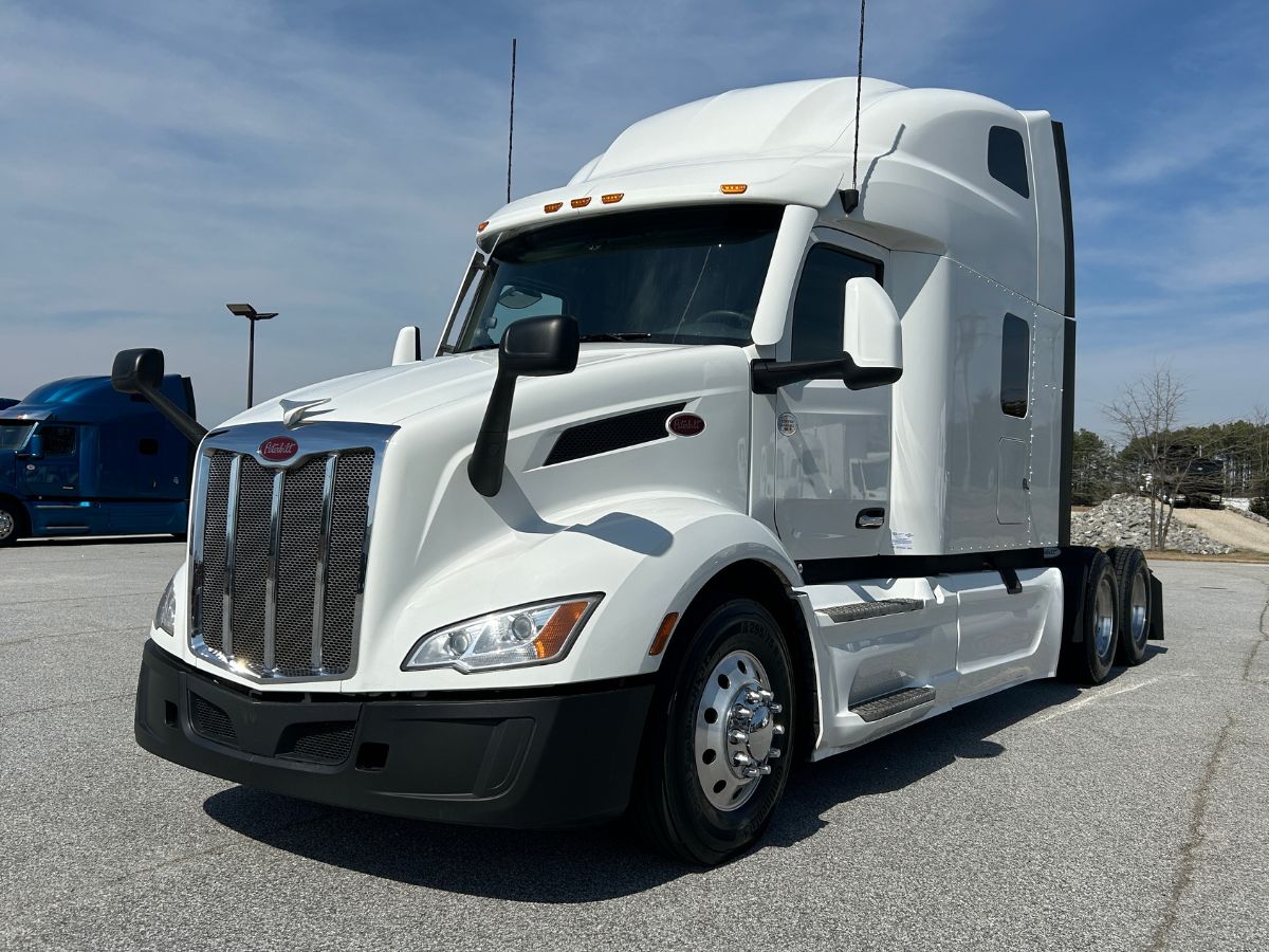 2023 Peterbilt 579