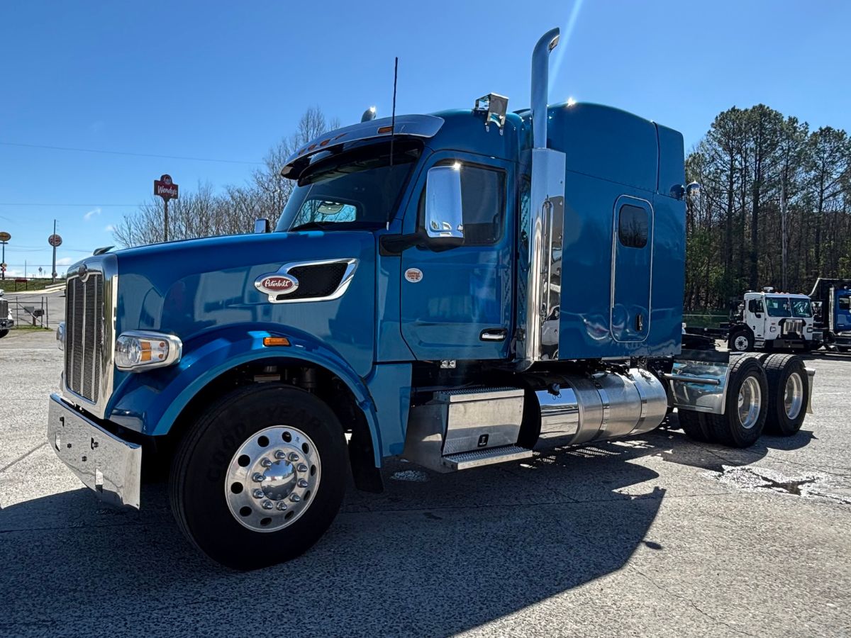 2025 Peterbilt 567