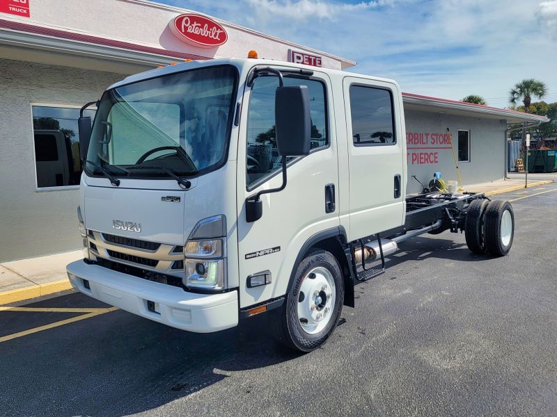 2027 Isuzu NPR-HD / 14,500 GVWR