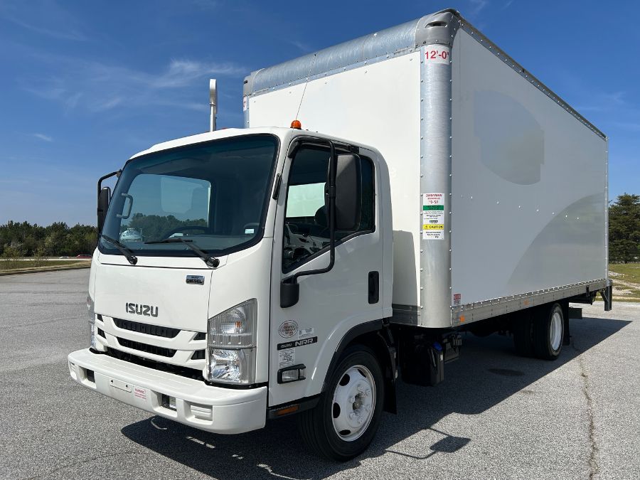 2022 Isuzu NRR / 19,500 GVWR