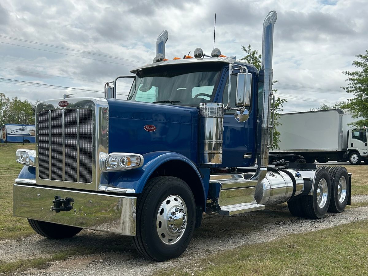 2027 Peterbilt 589