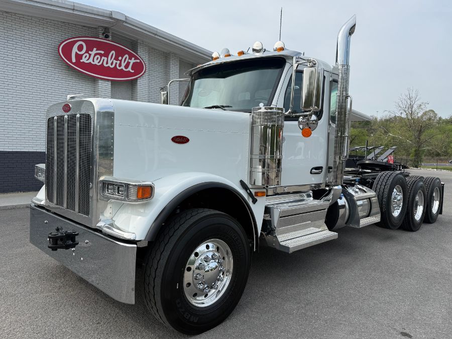 2027 Peterbilt 589