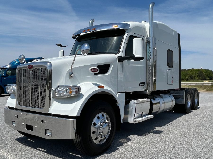2023 Peterbilt 567