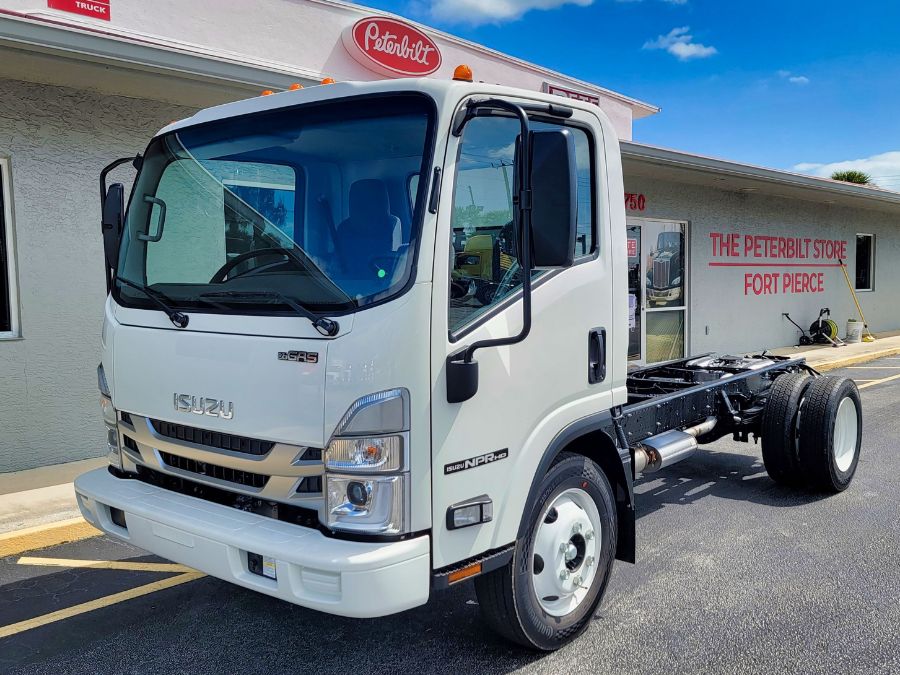 2026 Isuzu NPR-HD / 14,500 GVWR