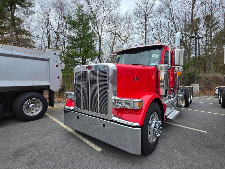 2027 Peterbilt 589