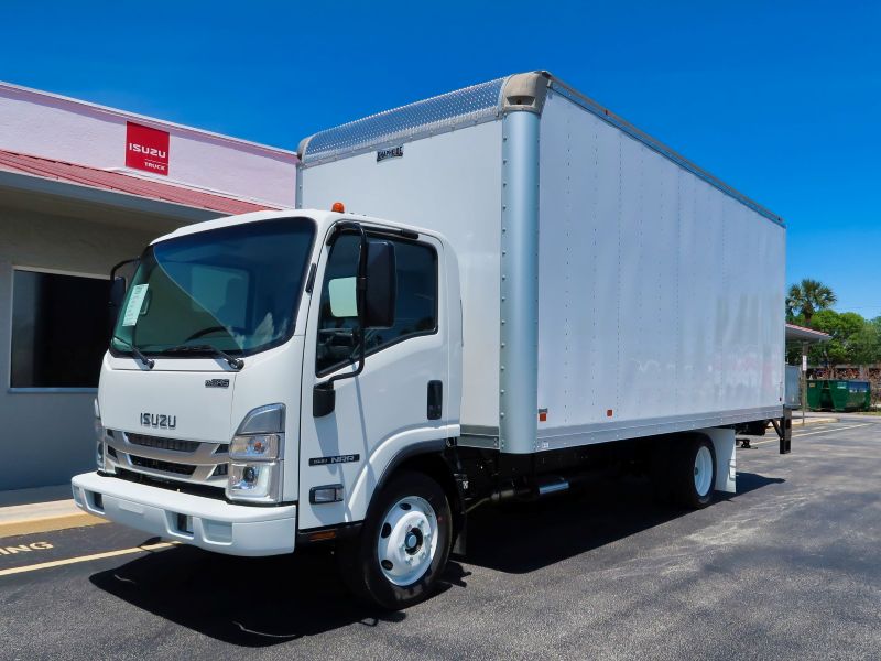 2026 Isuzu NRR / 19,500 GVWR