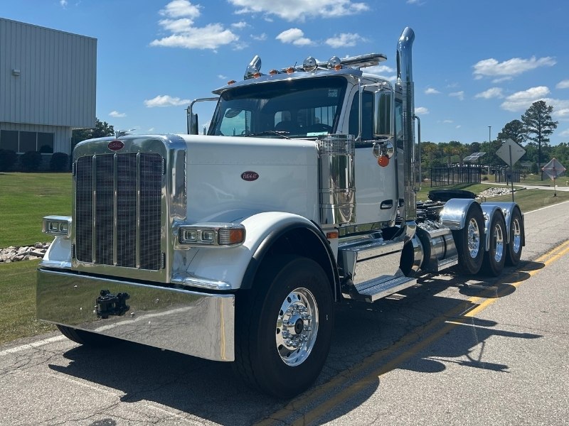 2027 Peterbilt 589