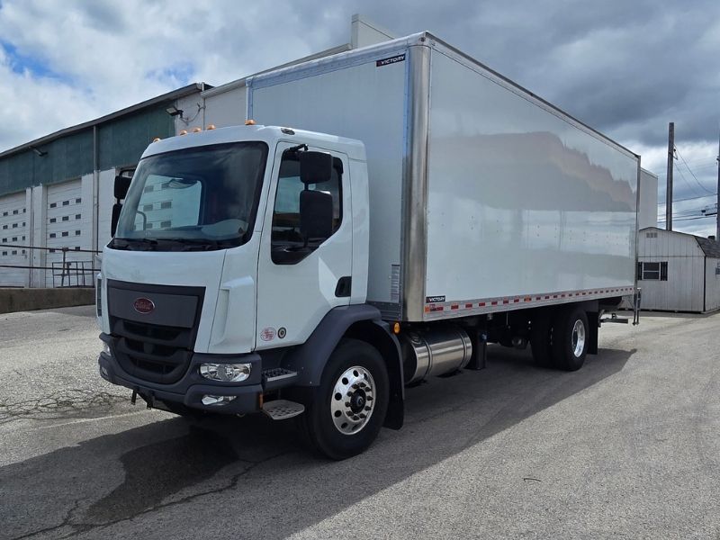 2025 Peterbilt 220
