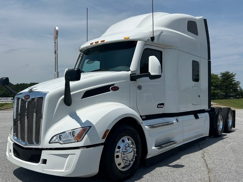 2023 Peterbilt 579