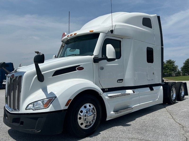 2023 Peterbilt 579
