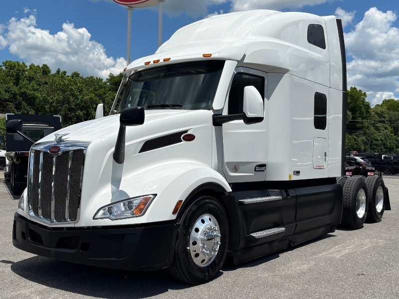 2022 Peterbilt 579