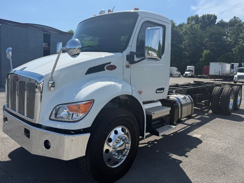 2027 Peterbilt 548