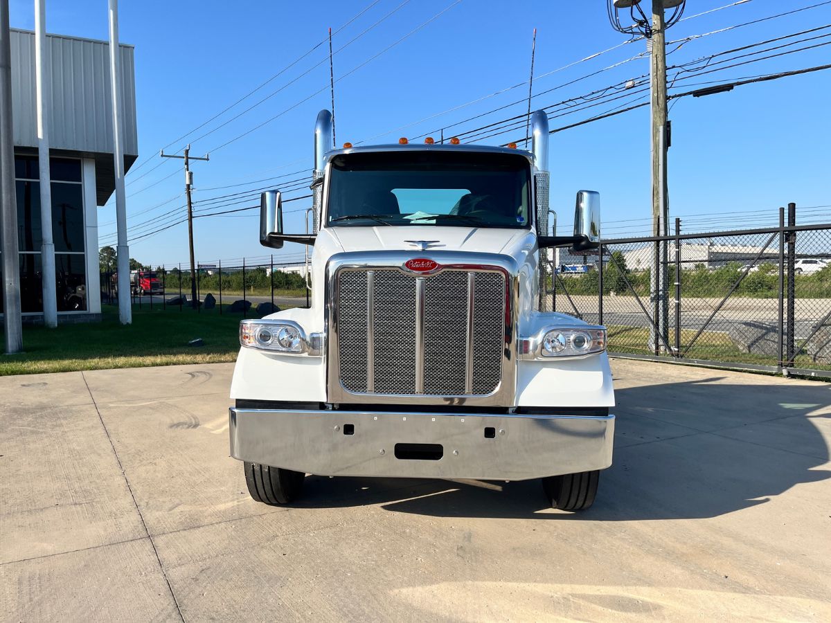 2027 Peterbilt 567