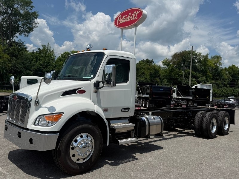 2027 Peterbilt 548
