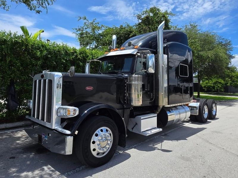 2022 Peterbilt 389