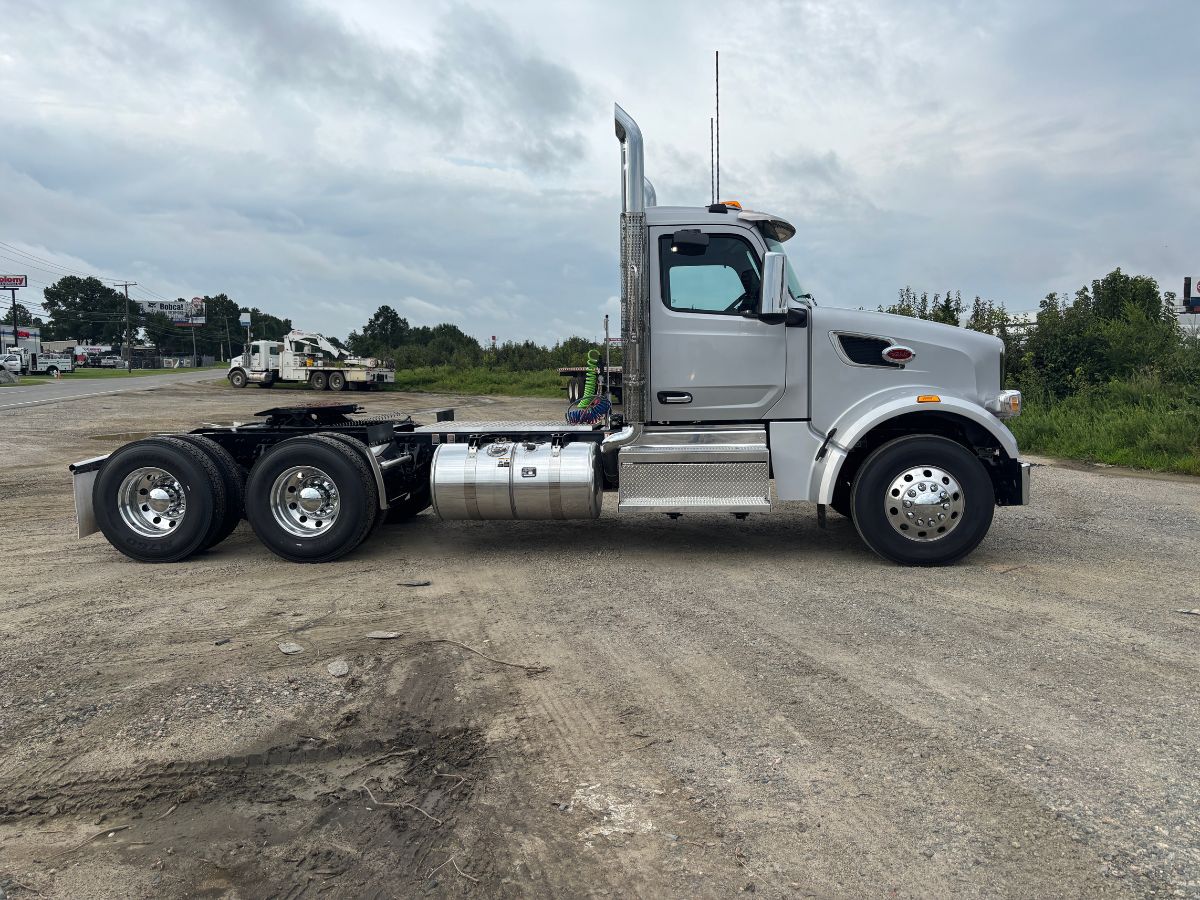 2027 Peterbilt 567