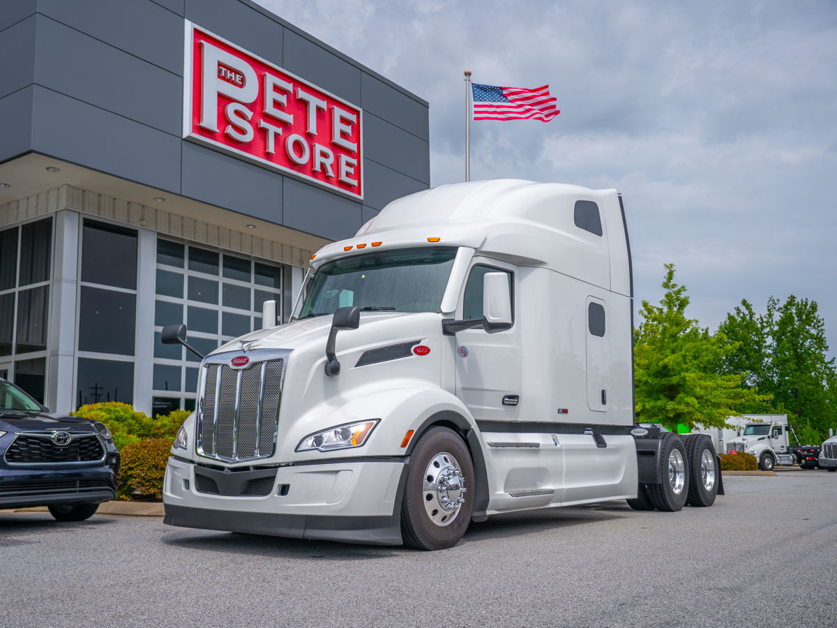 2027 Peterbilt 579