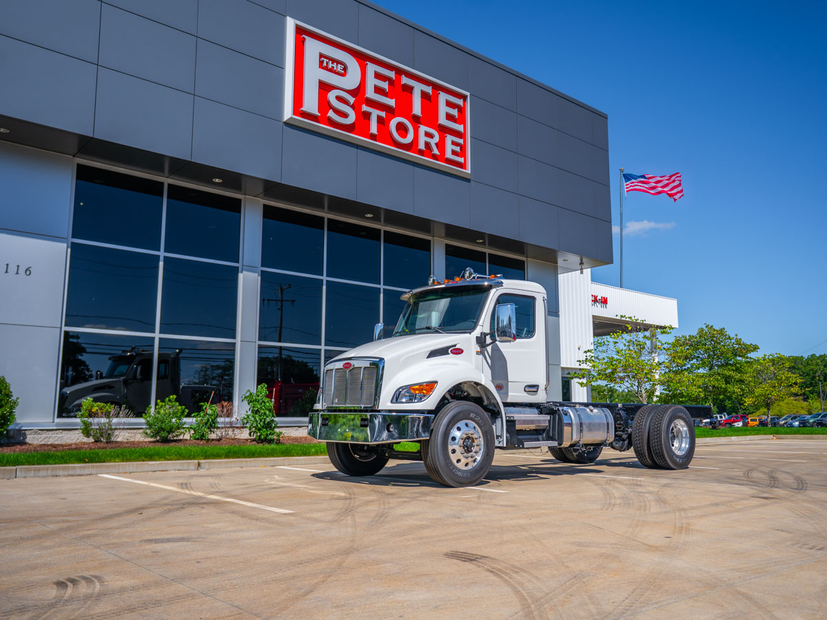 2025 Peterbilt 548
