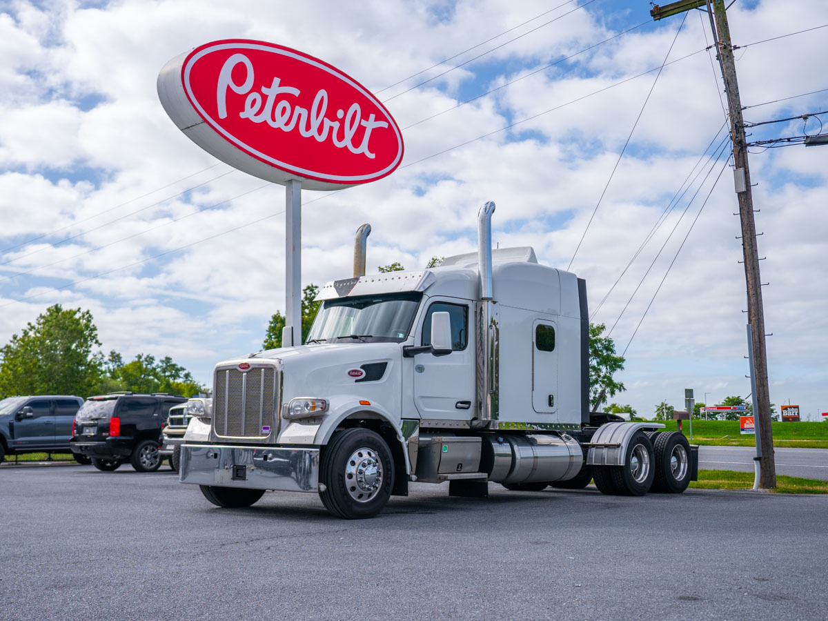 2023 Peterbilt 567