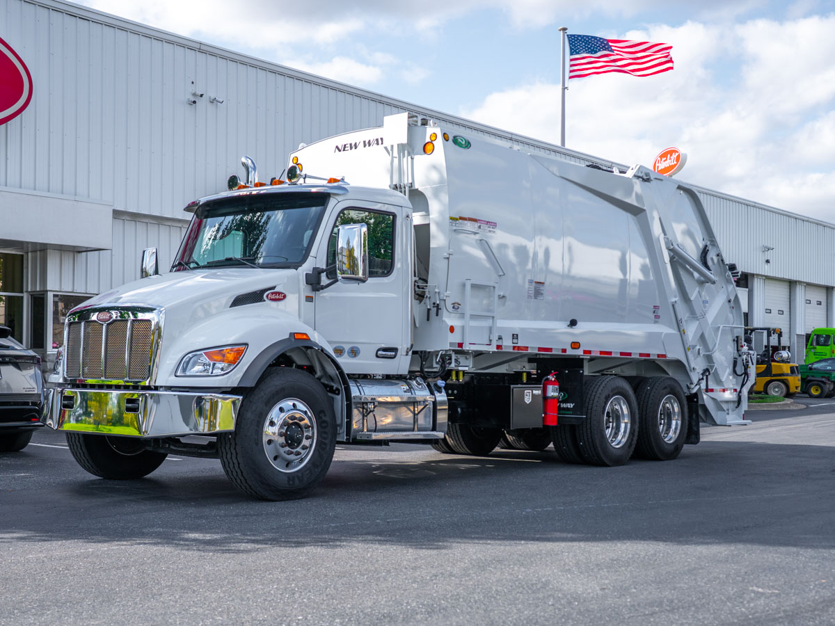 2025 Peterbilt 548