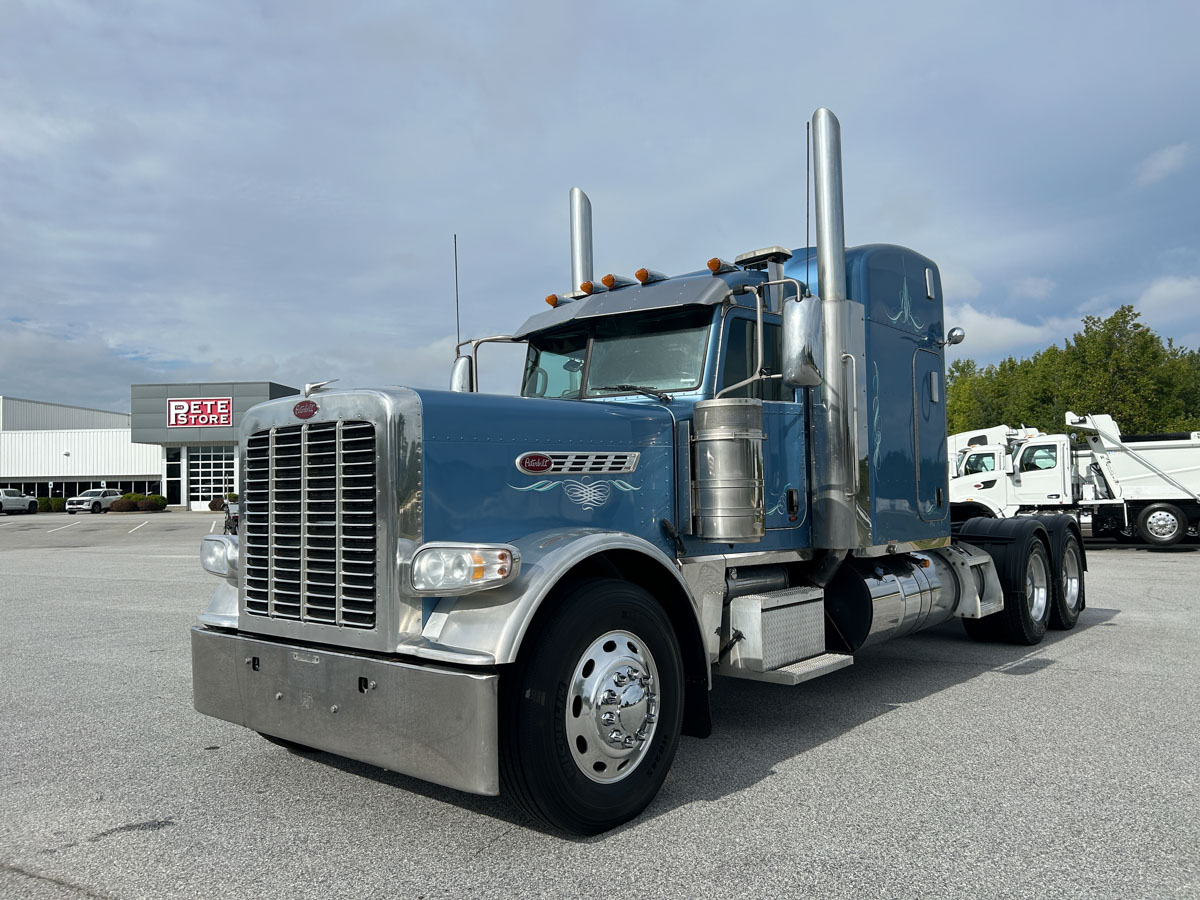 2022 Peterbilt 389