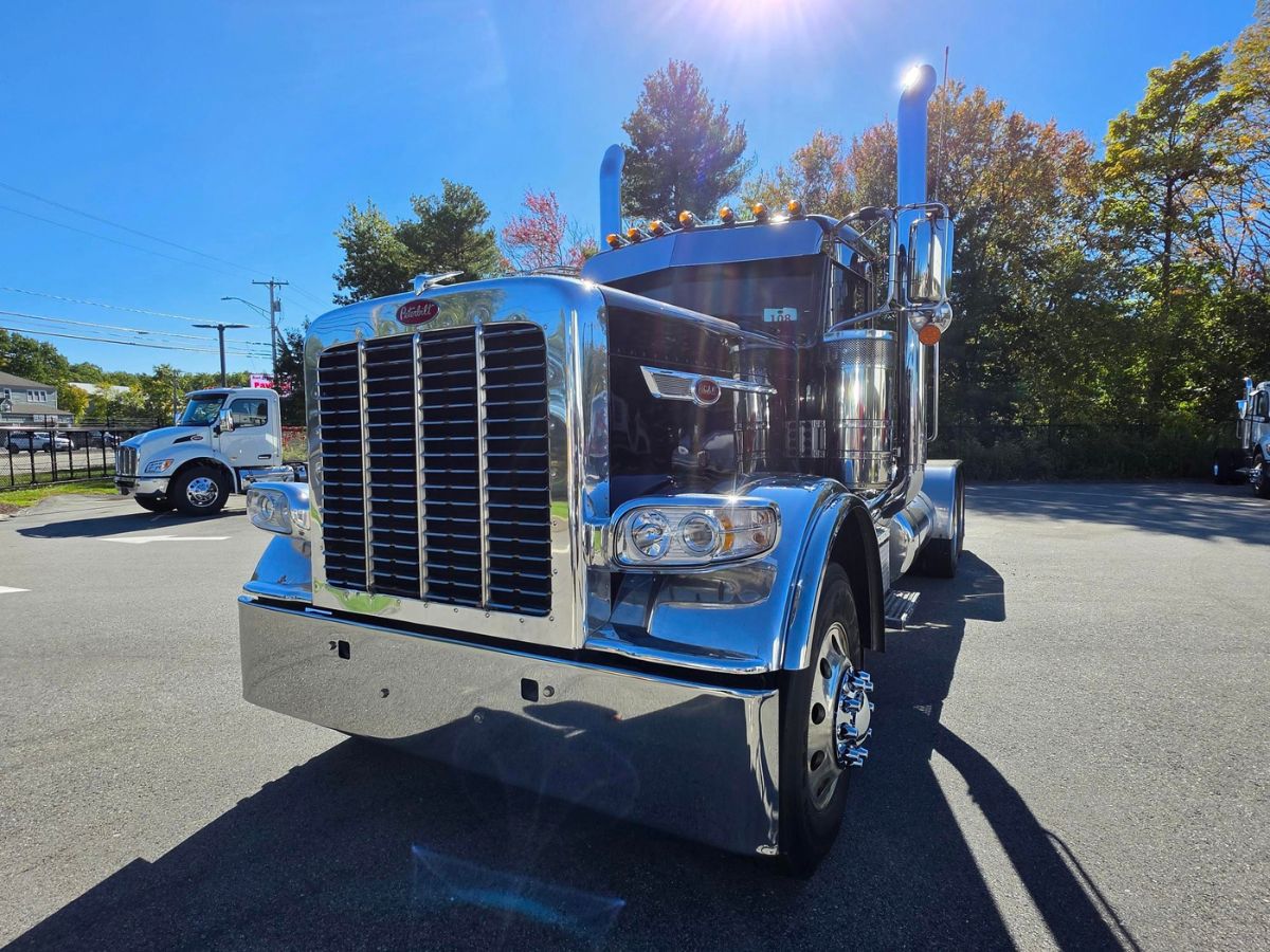 2024 Peterbilt 389X